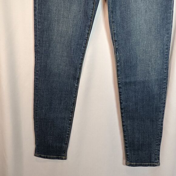 CAbi Skinny Jeans Style # 918 - Size 6 - Picture 3 of 11